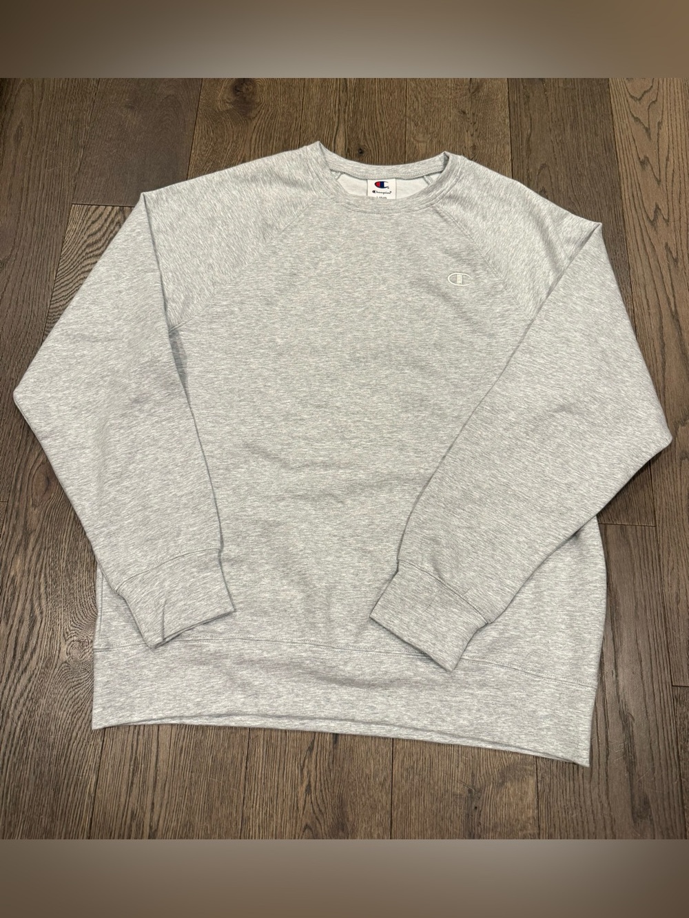 Champion Men’s Heather Gray Crewneck Sweatshirt. NWT